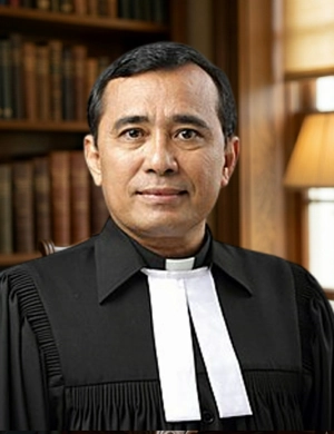 Pdt. Dr. Robinson Butarbutar